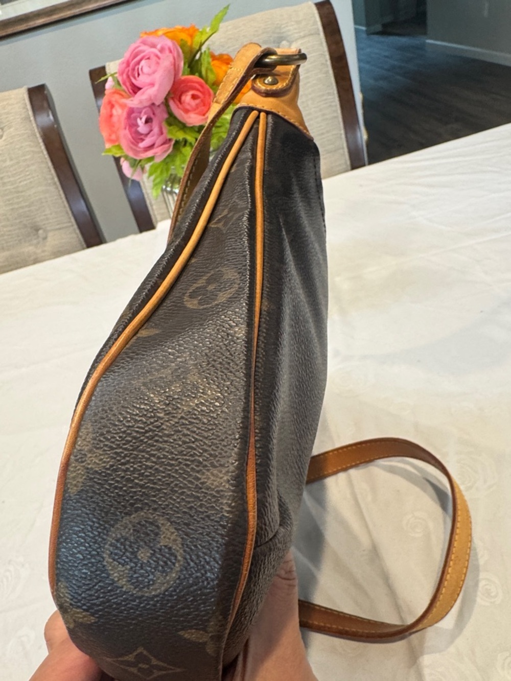 Authentic Louis Vuitton Monogram Crossbody in Brown and Tan Leather Trim - Picture 5 of 14